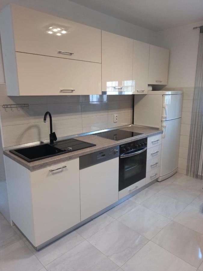 Leo Apartment Vir Exterior photo